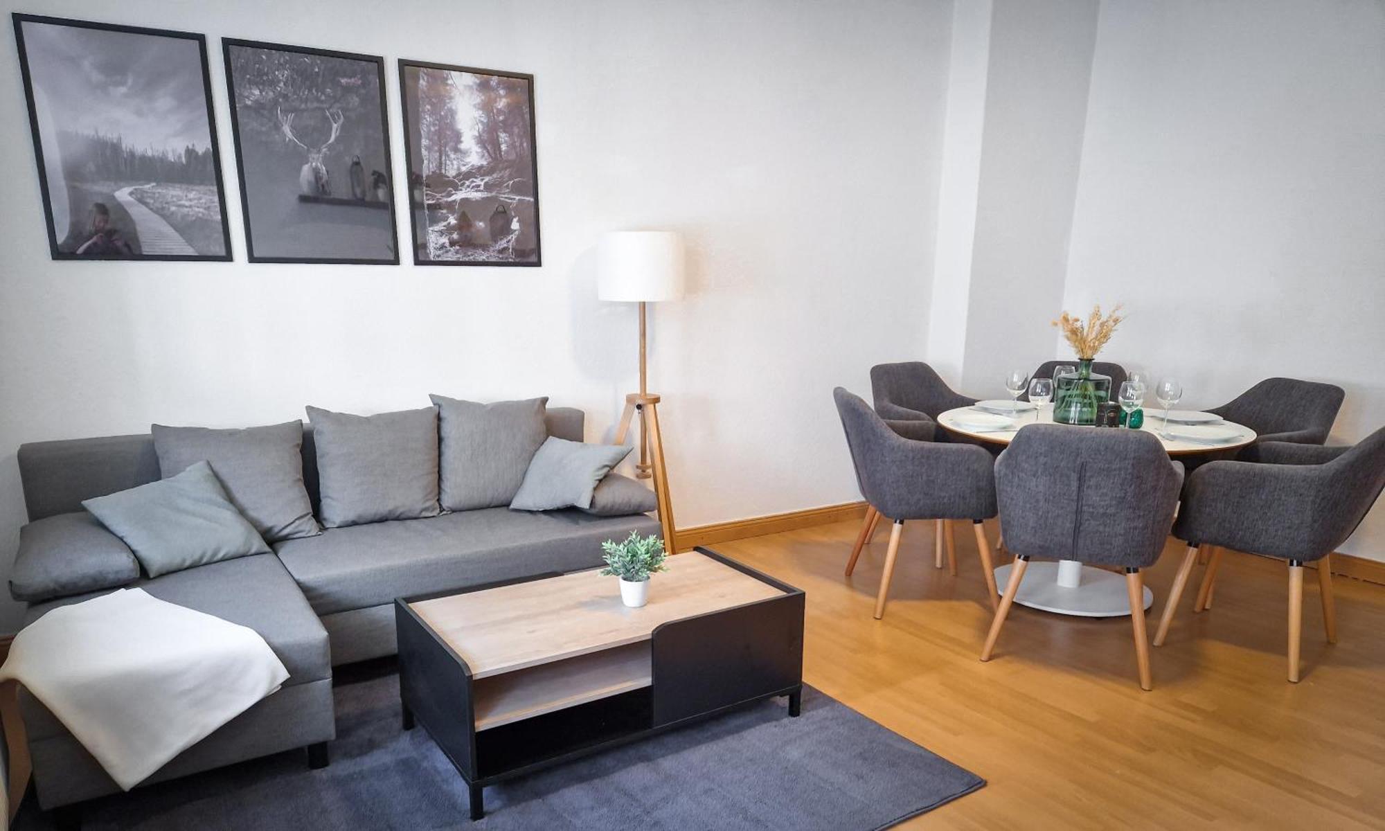 Grosszuegige Altstadtwohnung Lara Fuer 6 Personen Weissenfels Exterior photo